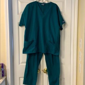 Cherokee scrub set hunter green L
